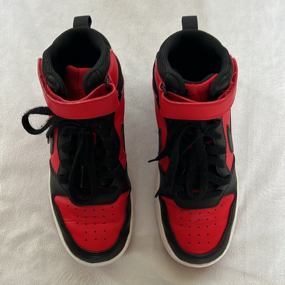Nike Kids black and red court borough high top sneakers - Picture 3 of 7